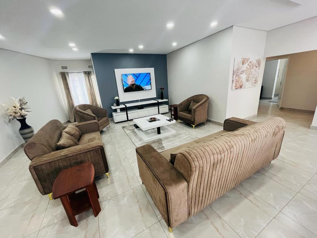 Elisheva Apartment Ndola Extérieur photo